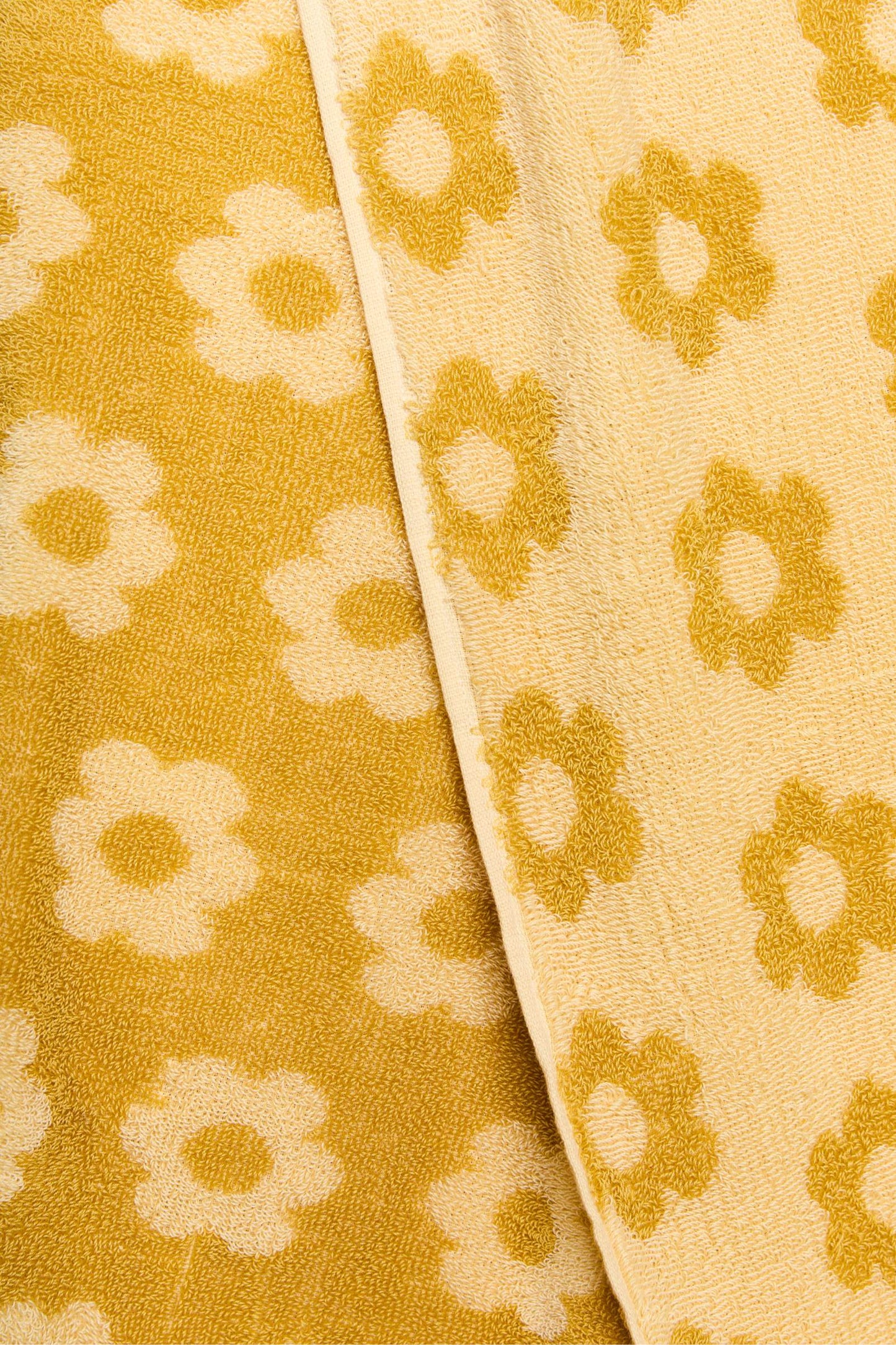 Daisy Beach Towel | Sunshine Daisy
